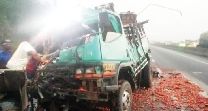 Many die in fatal Easter Monday auto crash