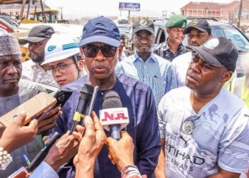 FG orders night construction on Abuja-Keffi road