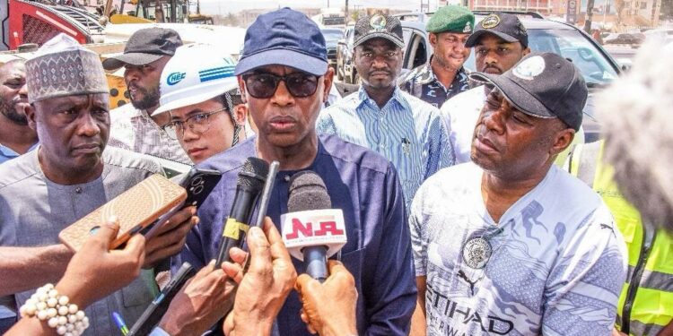 FG orders night construction on Abuja-Keffi road