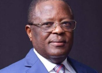 Umahi Sanctions Officials, Sets February 2026 Deadline for Mararaba–Keffi Road