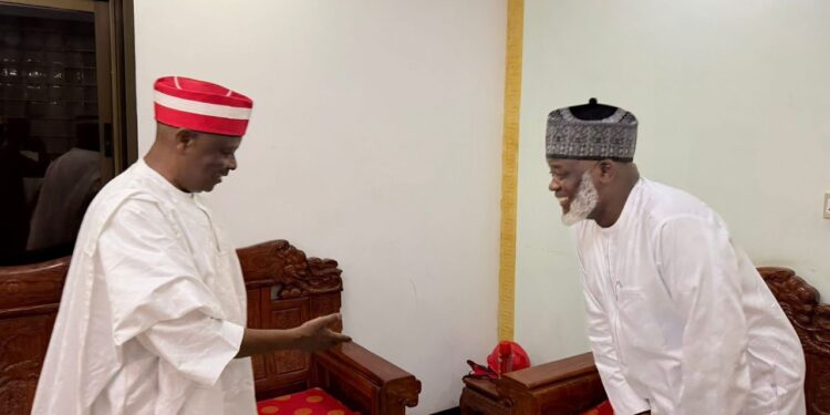 KWANKWASO HOSTS NASIRU GAWUNA IN KANO