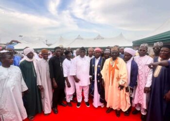 Interfaith Collaboration: Eriyetomi Donates N20m to Mosques in Warri