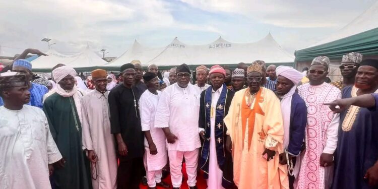 Interfaith Collaboration: Eriyetomi Donates N20m to Mosques in Warri