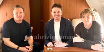 Gordon arrives Barcelona for medical, contract signing