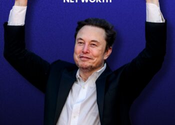 BREAKING: Elon Musk has become the world’s first trillionaire