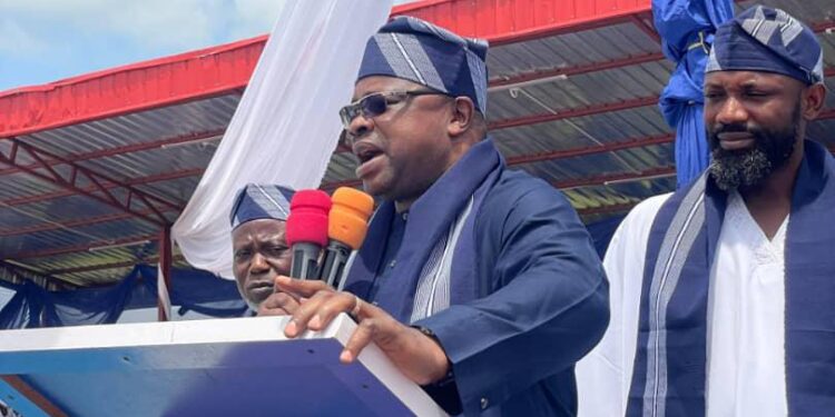 Ogu Day Celebration in Eziogu: Dr Emmanuel Enesi Ozigi Leads Philanthropic Drive