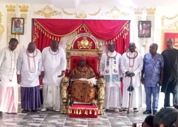 2027: NDP candidate Dr. Mulade receives royal blessing from Pere of Ogbe-Ijoh